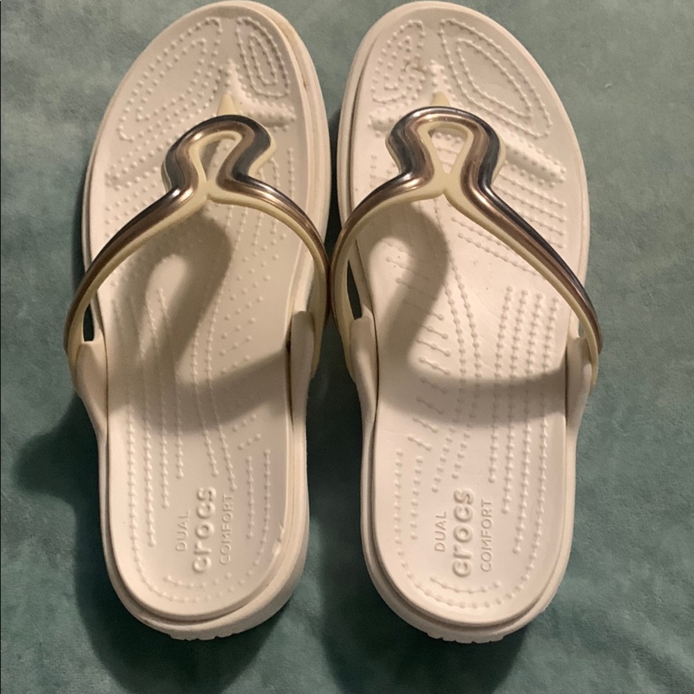 CROCS White and Gold Sandals with Textured Footbed - Picture 4 of 5